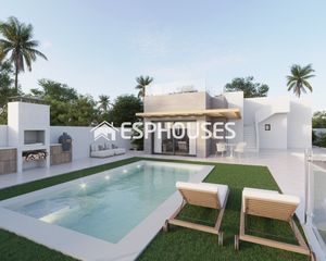 Xalet a La Alberca. Villa independiente de obra nueva, con piscina, en polop
