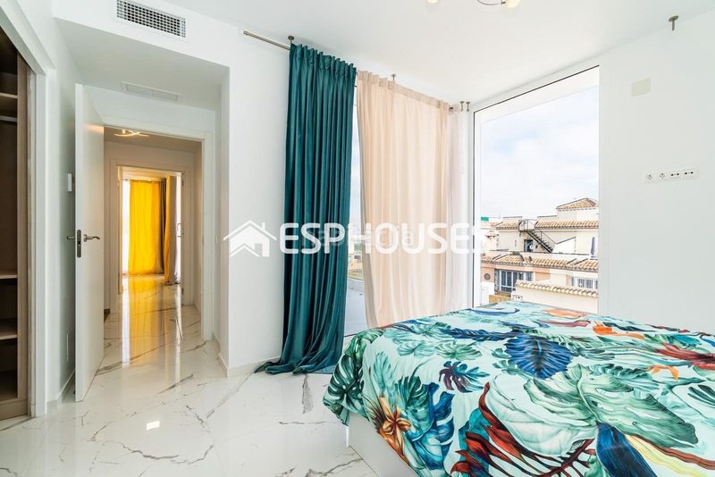 Foto 413a3433-df39-412d-b6c2-b0cf4dfe02f8. Chalet with pool in Los Almendros Orihuela