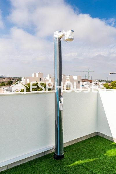 Foto daf58ce8-1f18-4f28-8f9e-44277bbce0e4. Chalet with pool in Los Almendros Orihuela