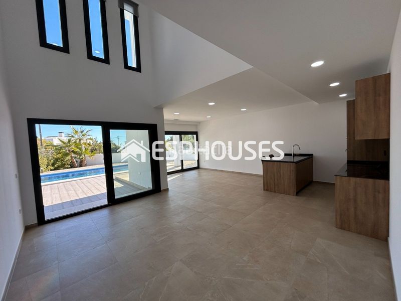 Foto abe2fa16-5019-4688-9249-75e06b09100f. Xalet amb piscina a La Fustera Benissa