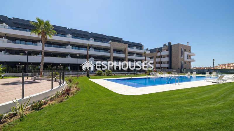 Foto c88cc2a6-75ab-4361-bd07-deeda48f3a0b. Planta baixa amb piscina a Playa Flamenca Orihuela
