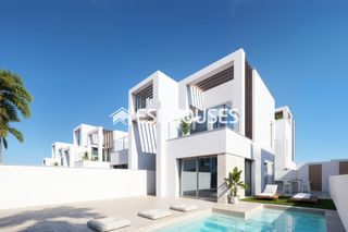 Casa a Las Lomas de Rame-Bahía Bella. Villas cuádruples en los alcázares, cerca de serena golf y a 500