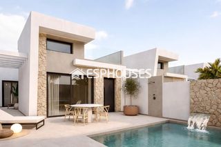 Chalet in Las Lomas de Rame-Bahía Bella. Villas cerca del mar menor en los alcázares