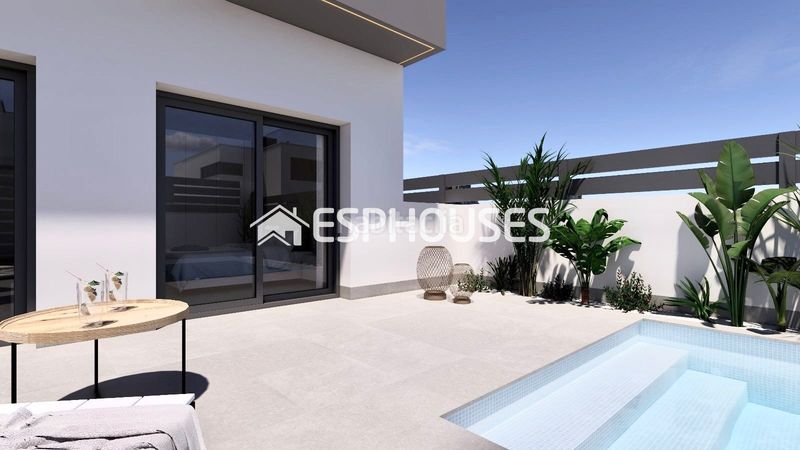 Foto 00f544b3-d132-465c-851a-2072f5843758. Chalet villa de obra nueva con piscina privada, solárium y sótano en Benijófar