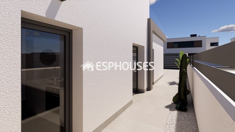 Foto 150a8f38-5f61-46bd-a3e3-46635e2de18b. Chalet villa de obra nueva con piscina privada, solárium y sótano en Benijófar