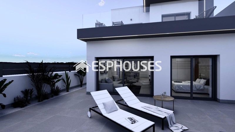 Foto d31ba25d-f8f3-4446-aae9-1a63167d37c3. Chalet villa de obra nueva con piscina privada, solárium y sótano en Benijófar