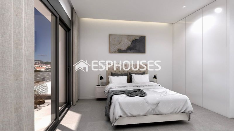 Foto f619cbd7-9a62-423d-b9d1-f47ebd3b3c51. Chalet villa de obra nueva con piscina privada, solárium y sótano en Benijófar