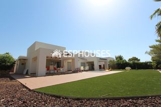 Xalet a Lomas de Campoamor - Las Ramblas. Villa de lujo en el mejor  residencial de golf de europa.