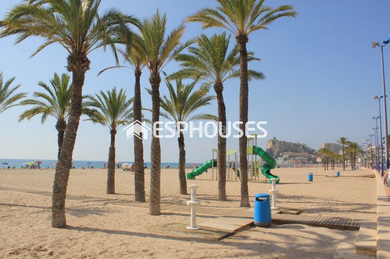 Foto 2d07563d-f27f-4356-ab18-b5bf2115cbfe. Apartament amb calefacció piscina a Via Parque Benidorm