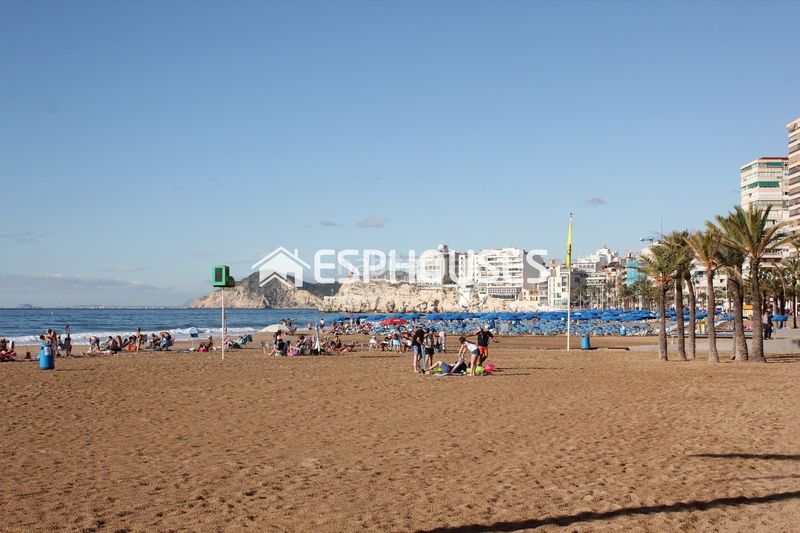 Foto b653520b-96bf-4051-9419-6d94bdc8b53e. Apartament amb calefacció piscina a Via Parque Benidorm
