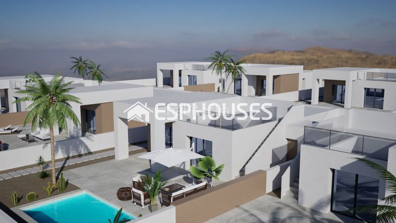Foto fe4f5f5d-888b-46ca-873b-c315f92a4c21. Casa aparellada amb calefacció piscina a Romana (la)
