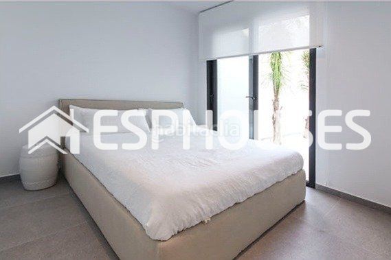 Foto ccf14501-4108-4352-a01b-9034cca8e145. Chalet with pool in Pueblo Lucero Rojales