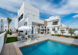 Xalet a Centro. Villa de lujo a solo 800 m de la playa