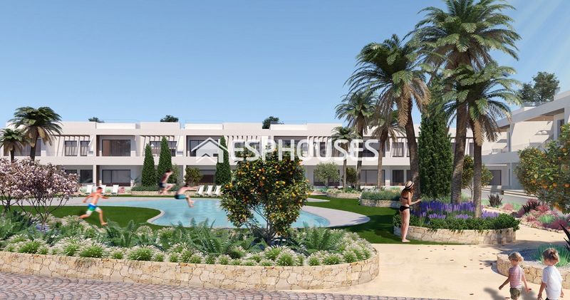 Foto 079e0d0c-8aa2-48f5-b7cd-eabcc2a52ce1. Planta baixa amb piscina a Playa de los Náufragos Torrevieja