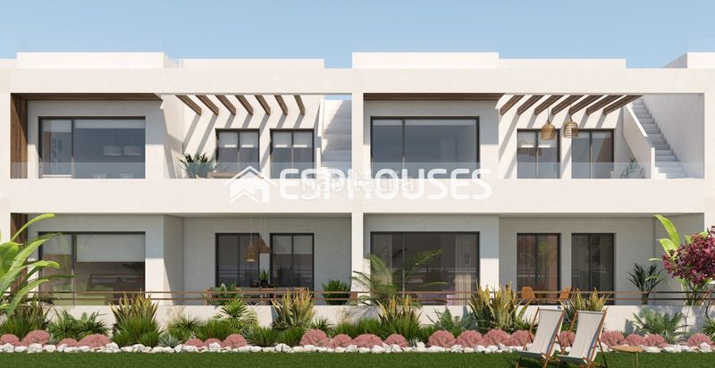 Foto cfba4c7d-4a98-4184-932a-f6cea794e1b2. Planta baixa amb piscina a Playa de los Náufragos Torrevieja