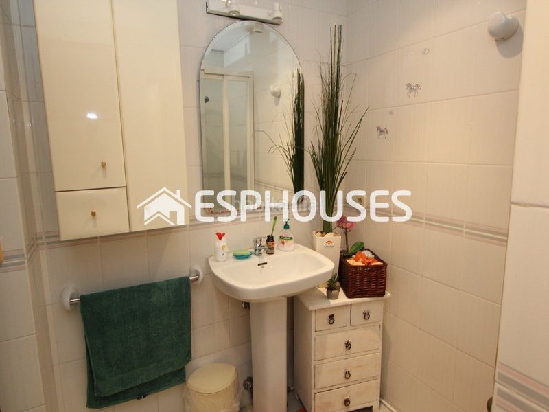 Foto f5d665c2-3732-4fcb-88a6-86470ef4d491. Xalet amb piscina a Altea la vella Altea