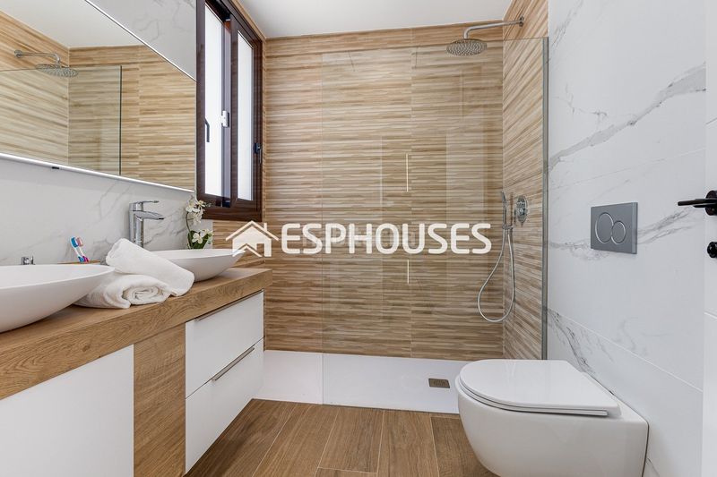 Foto a3a6c9c4-199d-46ac-afec-d4606672f206. Chalet with pool in Golf Bahía Finestrat