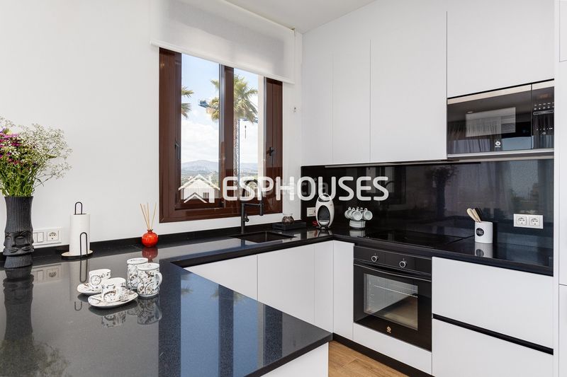 Foto c179d457-b19e-4b21-92dd-e53ad86dbec1. Chalet with pool in Golf Bahía Finestrat