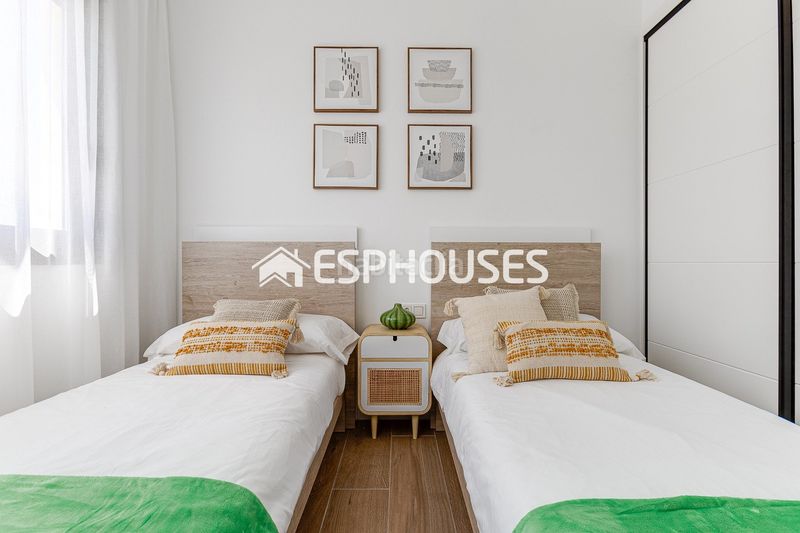 Foto c32a98a0-70d1-45dd-aac2-86a417b5c74f. Chalet with pool in Golf Bahía Finestrat