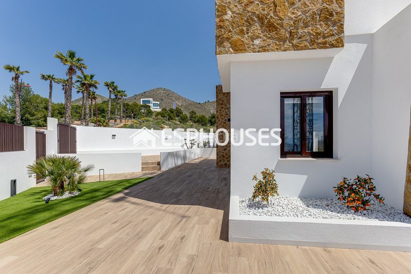 Foto ce19fe23-2c5f-4d73-8aab-9ebaef89f908. Chalet with pool in Golf Bahía Finestrat