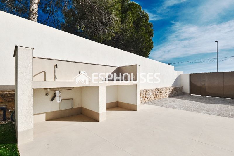 Foto a038d62e-8c8f-4a71-9060-54ed7a1e9b45. Xalet amb piscina a Lomas de Cabo Roig - Los Dolses Orihuela