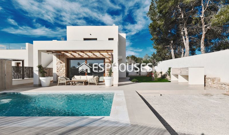 Foto ab85a443-4d3a-48b9-8581-273b5779865f. Xalet amb piscina a Lomas de Cabo Roig - Los Dolses Orihuela
