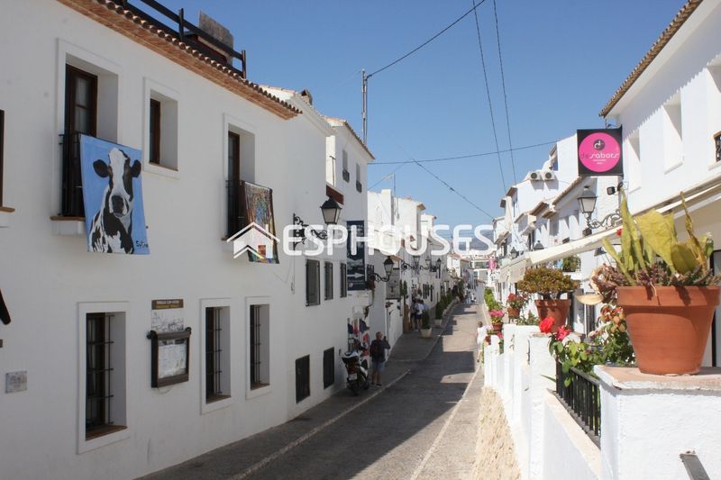 Foto a9db062e-b275-416e-889b-1922be48322f. Xalet amb piscina a Altea la vella Altea