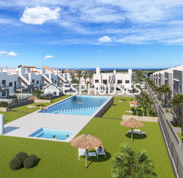Foto 646507fb-517a-4acb-b089-b4dcbcd5003d. Erdgeschoss mit pool in San Miguel de Salinas