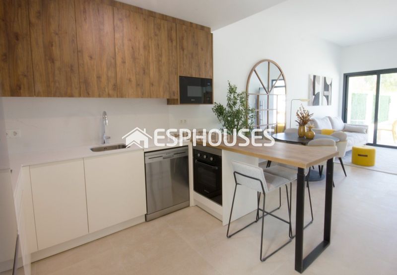 Foto b7519506-96f3-4a26-9caf-3e77a741e580. Casa amb piscina a San Fulgencio