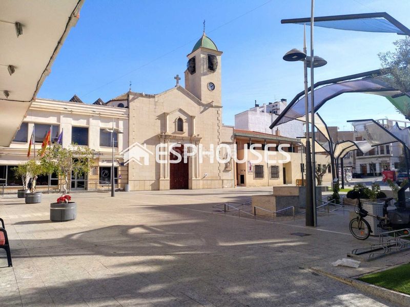 Foto 534348fc-828e-4787-9349-c956a1403b44. Planta baixa amb piscina a Bigastro