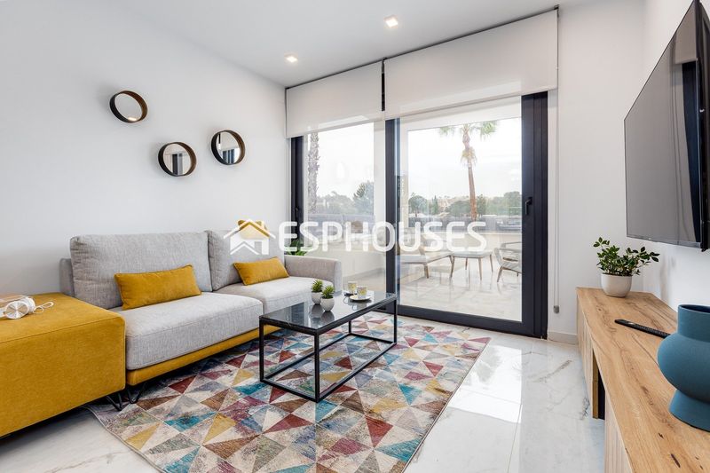 Foto 0c7c777e-efff-4f0a-8ec3-d0eb2e2f609b. Ground floor with pool in San Miguel de Salinas