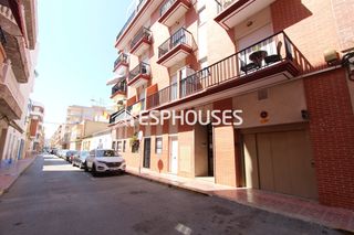 Apartament a Pueblo. Apartamento céntrico de 2 dormitorios con garaje incluido, cerca