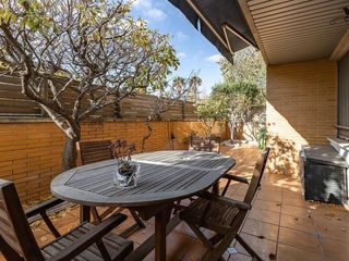 Planta baixa  Carrer ant�nia maci�. Exclusivo piso esquinero luz, playa y confort a pasos del hameli