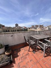 Pis  D'aribau. Exclusiva vivienda con terraza en el coraz�n del eixample de bar