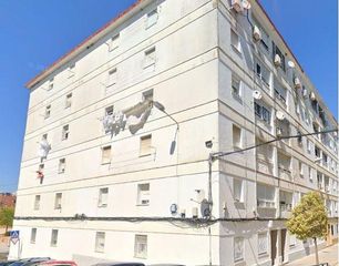 Flat  Calle antonio rengel. Activo bancario en venta  inversores  piso alquilado