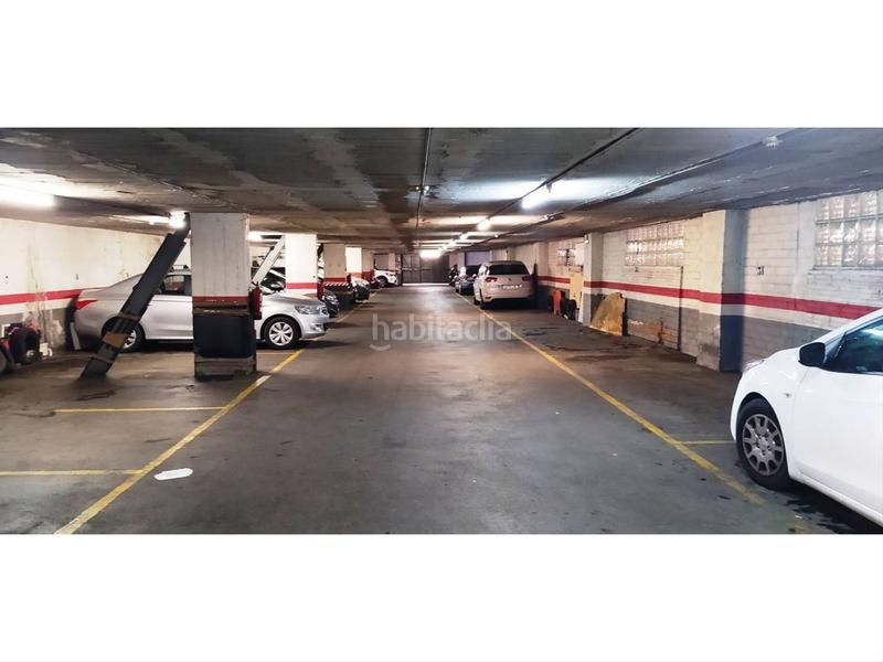 Foto f5029942-b2da-4448-ba03-9bf821dce47e. Aparcament cotxe a Sant Crist Badalona