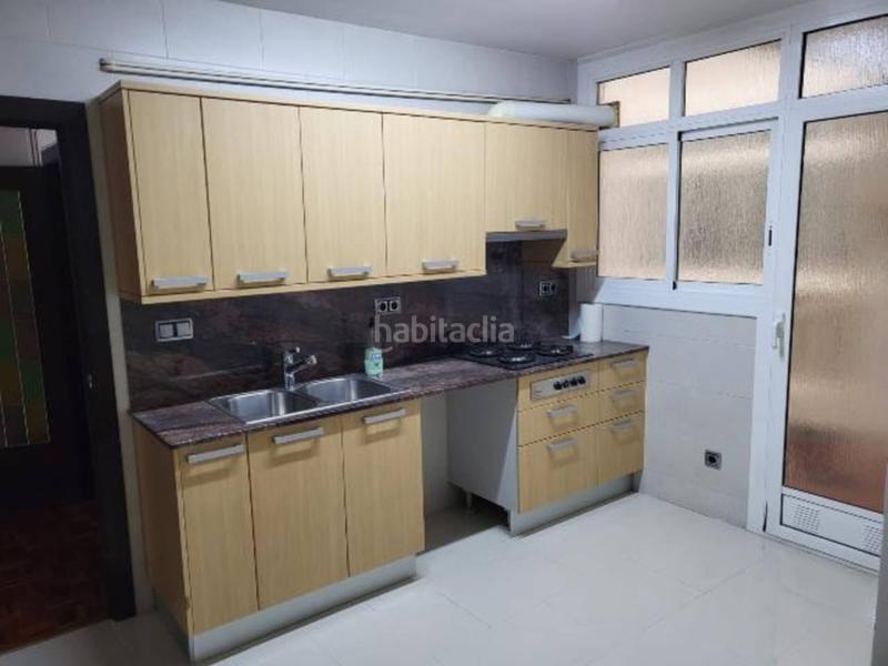 Foto 1c64bfe3-c7fb-4dc4-84c6-975781b3d1cc. Pis amb calefacció aparcament piscina a Progrés - Pep Ventura Badalona