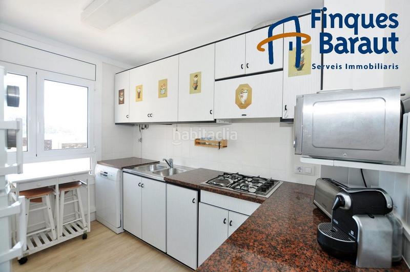 Foto 69005afc-efe9-4d85-bb4c-11376835d344. Piso apartamento primera linea de mar en playa de canyelles en Roses