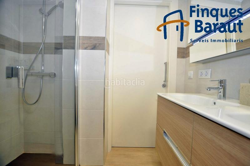 Foto 98b831b8-8560-48e1-a86f-d4b251660d71. Piso apartamento primera linea de mar en playa de canyelles en Roses