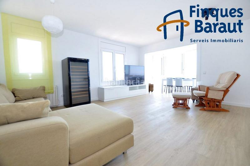 Foto ce182c52-018d-4741-b112-4205cd43f626. Piso apartamento primera linea de mar en playa de canyelles en Roses