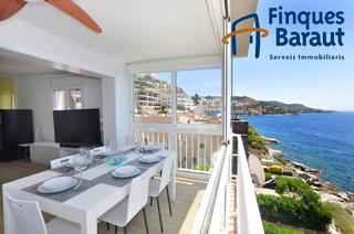 Pis  Carretera canyelles. Apartamento primera linea de mar en playa de canyelles en roses