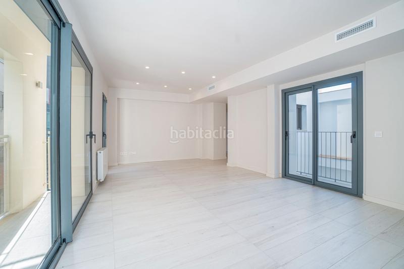 Foto c355b4bf-a502-4348-b4d6-97b299024093. Piso a pocos pasos de la rambla le ofrecemos apartamento nuevo a estrenar de tres habitaciones. en Figueres