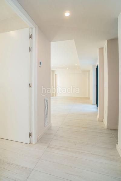 Foto c9a1becf-fe24-41f7-9785-13d4cc337c3d. Piso a pocos pasos de la rambla le ofrecemos apartamento nuevo a estrenar de tres habitaciones. en Figueres