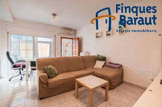 Maison jumelée à Carrer puigmal-f1 81. Casa adosada en venta en empuriabrava