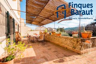 Casale in Darnius. Encanto y exclusividad en darnius: una propiedad única en un ent