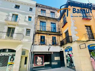 Edifici a Centre. Edificio en el centro de figueres – ¡gran oportunidad para inver