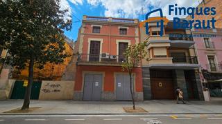 Edifici  Carrer nou. Edificio con jardín de 314 m² en el centro de figueres.