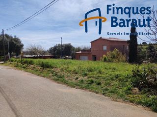 Terreny residencial a Lladó. Parcela en venta a 8 km de figueres.