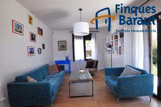 Casa aparellada  Carrer delcies 17. tu hogar ideal con jardn en sant pere pescador te espera!