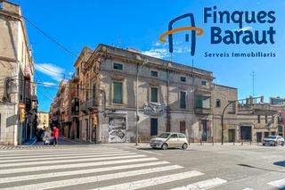 Édifice à Centre. Oportunidad en el centro de figueres para desarrollar un pequeño